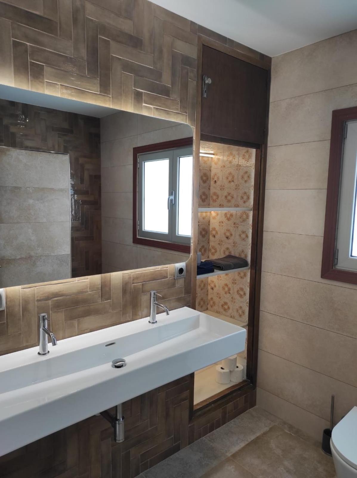 Villa Sitges El Ranch Amaizing Outdoor Areas Beaches at 5 minutes walk Sitges at 15 min drive AC Pool Jacuzzi & Garden XXL