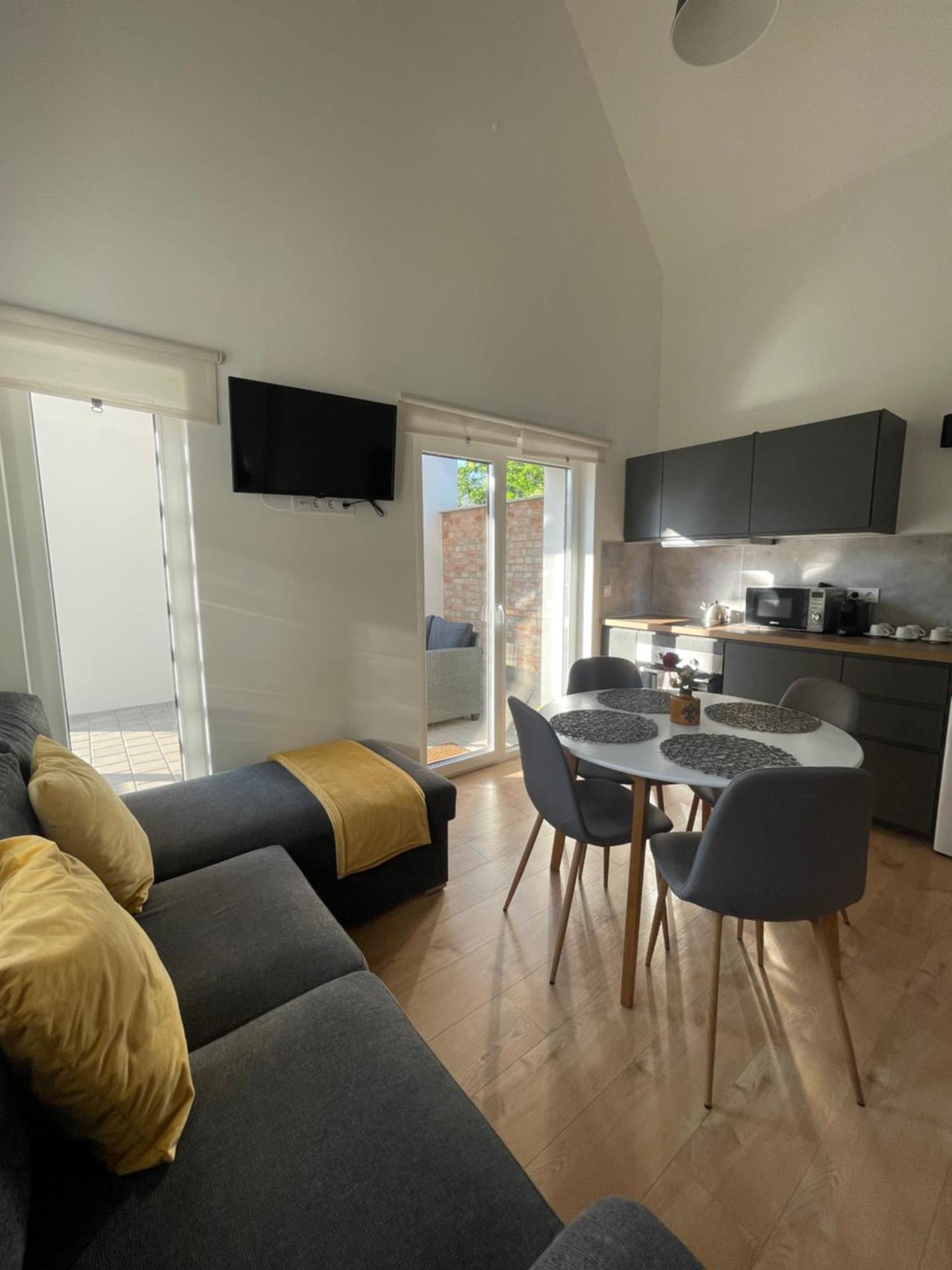 Communal lounge/ TV room