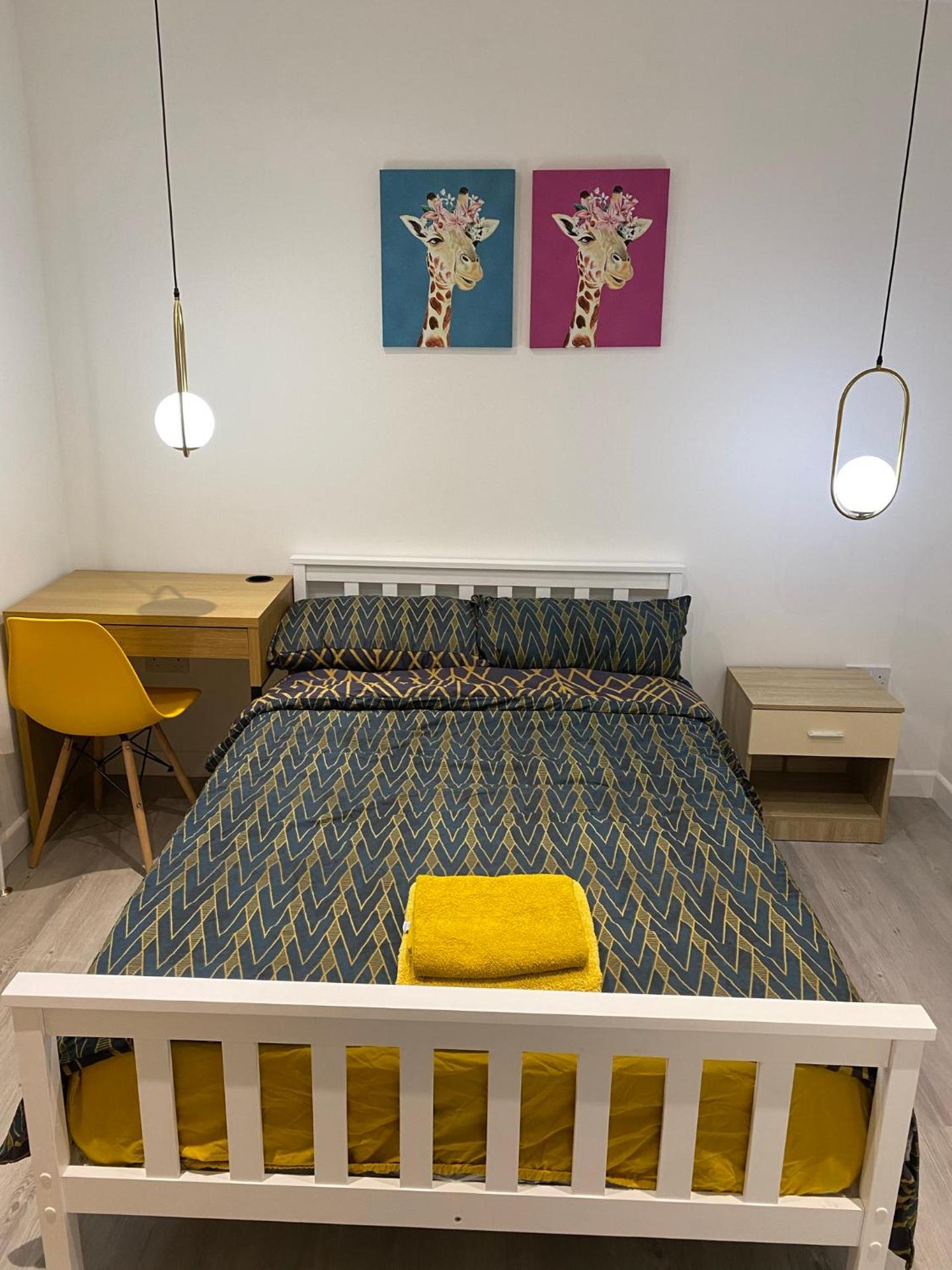 Walter Road Holiday Home Swansea - 4 bedrooms