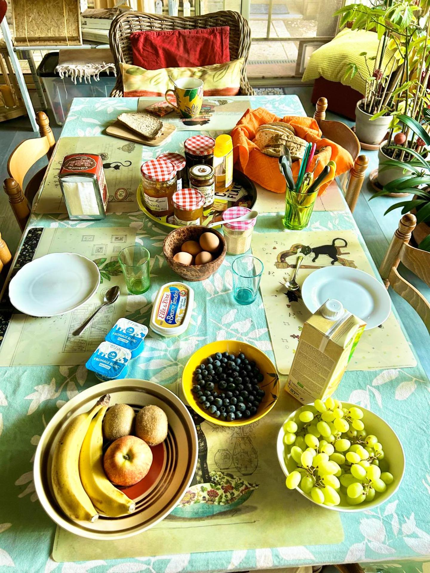 2 CHAMBRES B&B PRÈS DE L'AÉROPORT ET DU MEETT