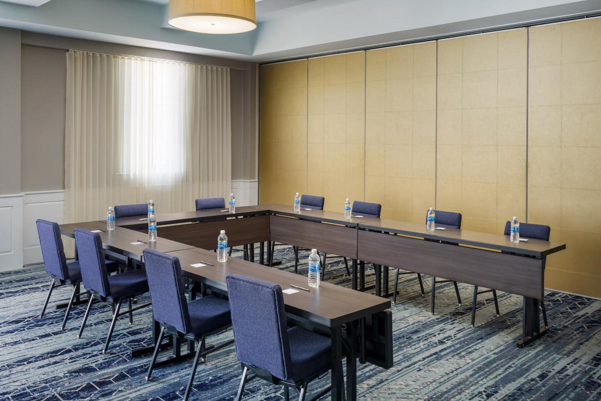Meeting/conference room