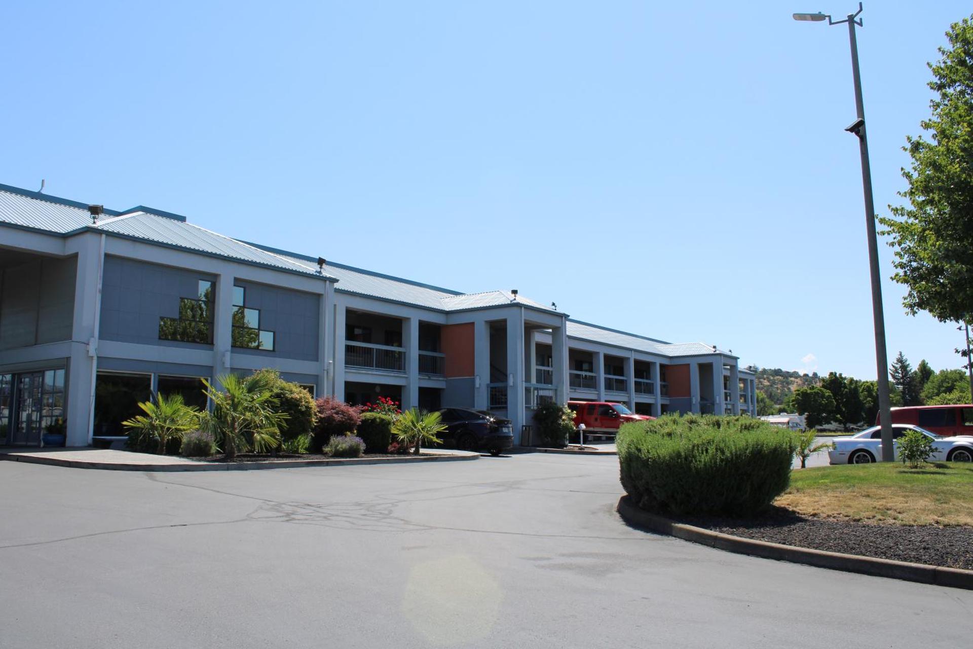 Americas Best Value Inn Phoenix Medford