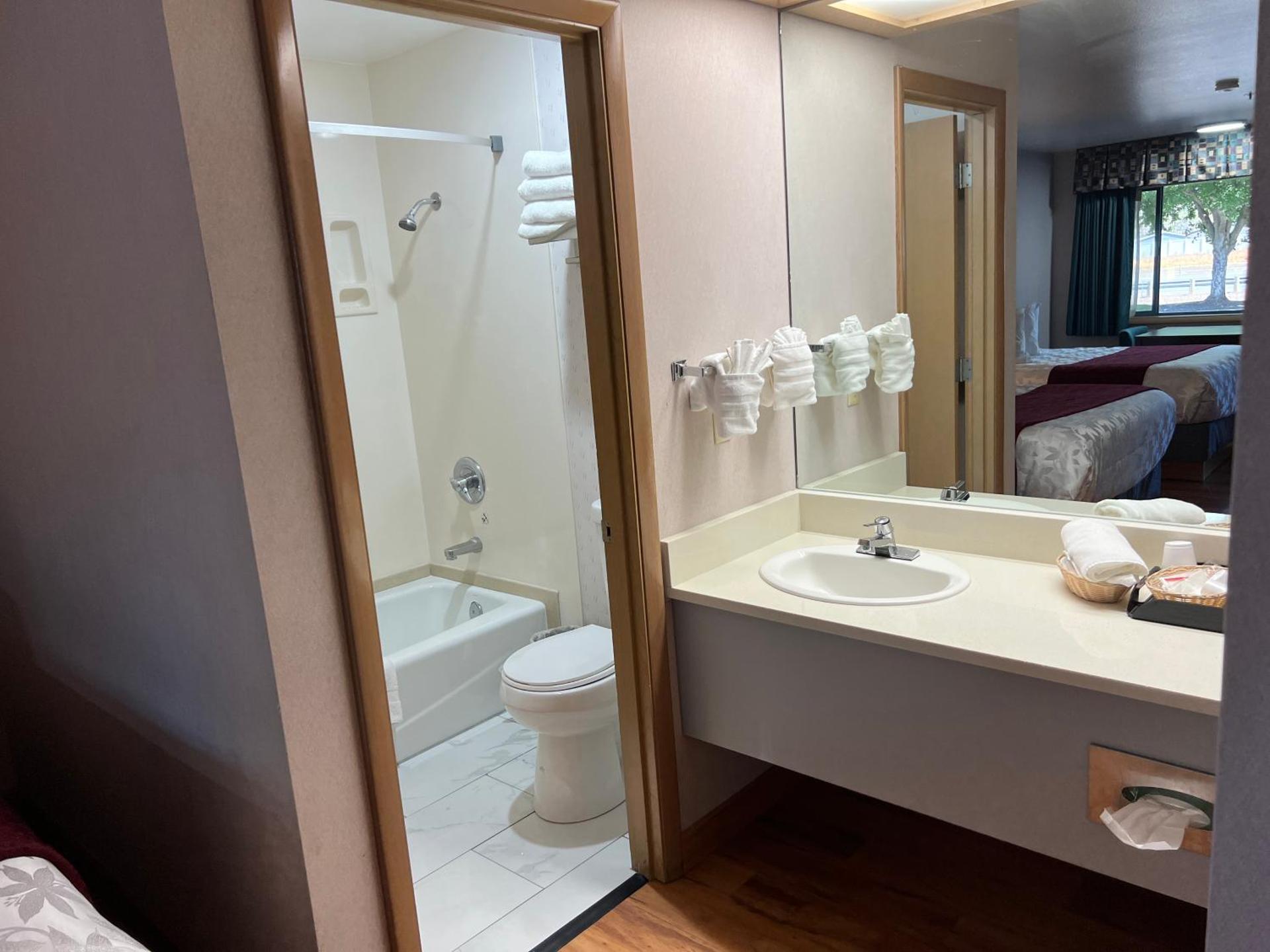 Americas Best Value Inn Phoenix Medford