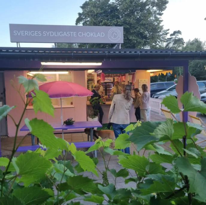 Real holiday feeling next to beach and restaurant