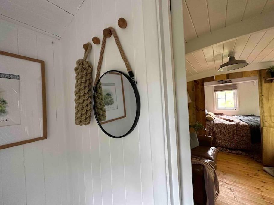 Cornwall Woodland Shepherd's Hut Deirdres Hut