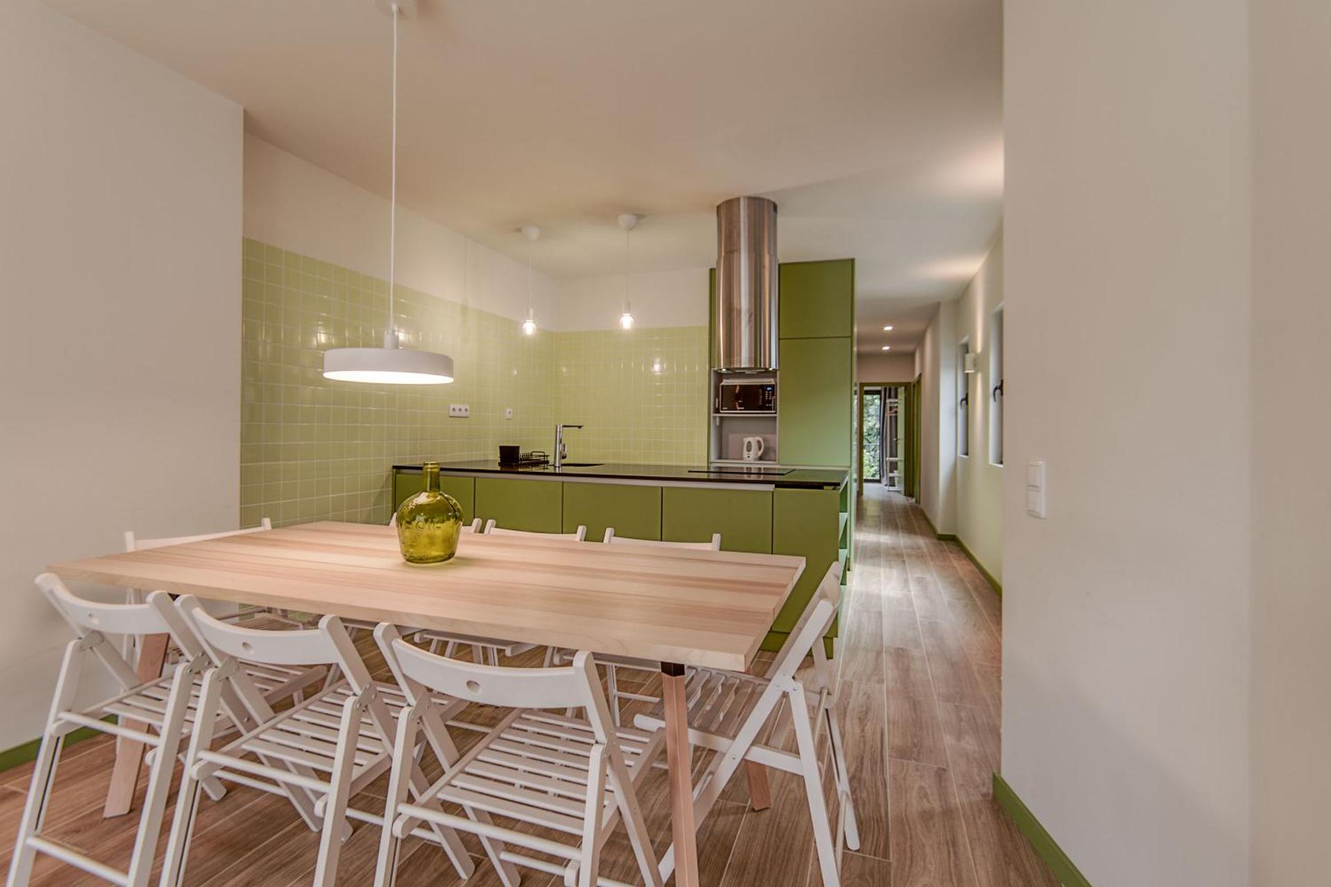 Travel and Live Apartments