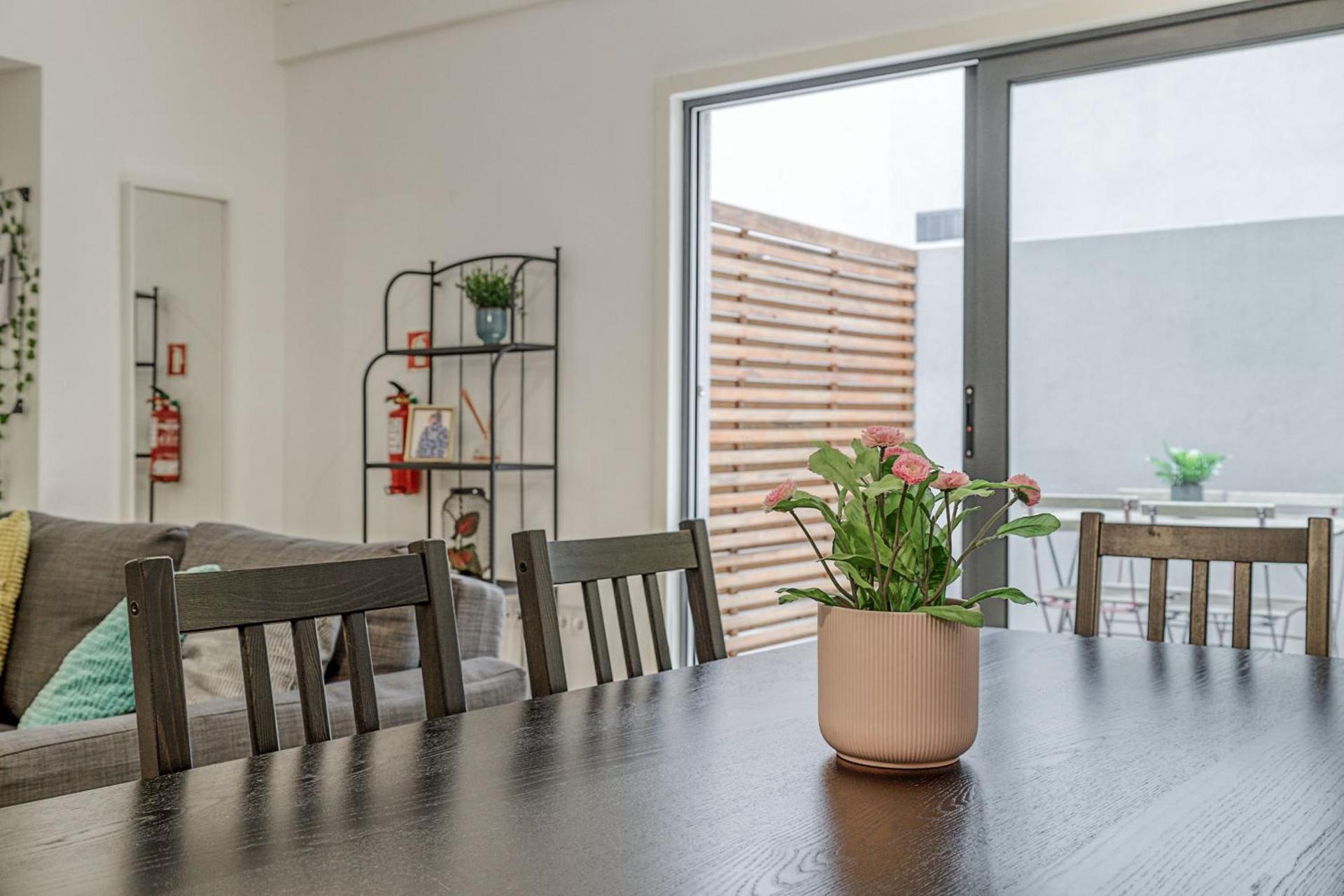 Travel and Live Apartments