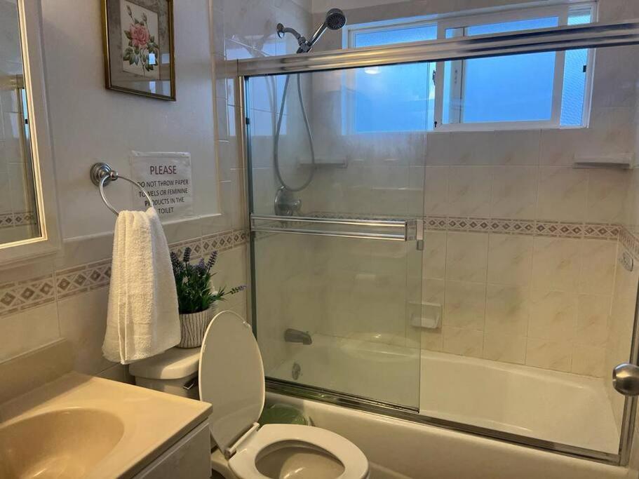 Affordable Private Rooms with Shared Bath Kitchen near SFO (SA)