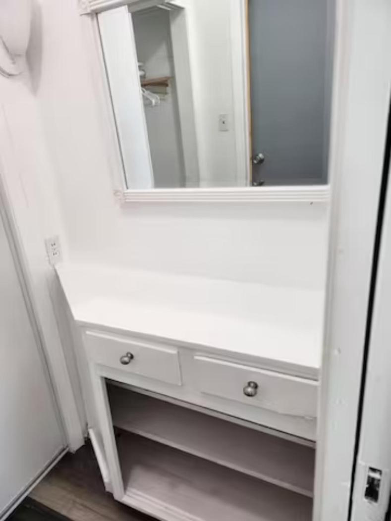 Affordable Private Rooms with Shared Bath Kitchen near SFO (SA)