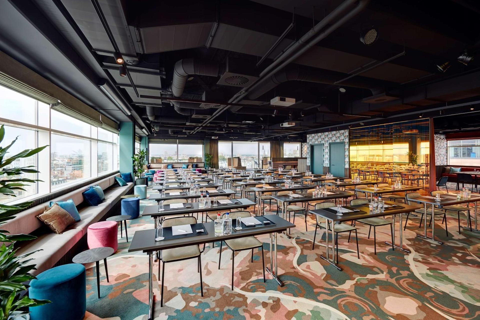 Meeting/conference room