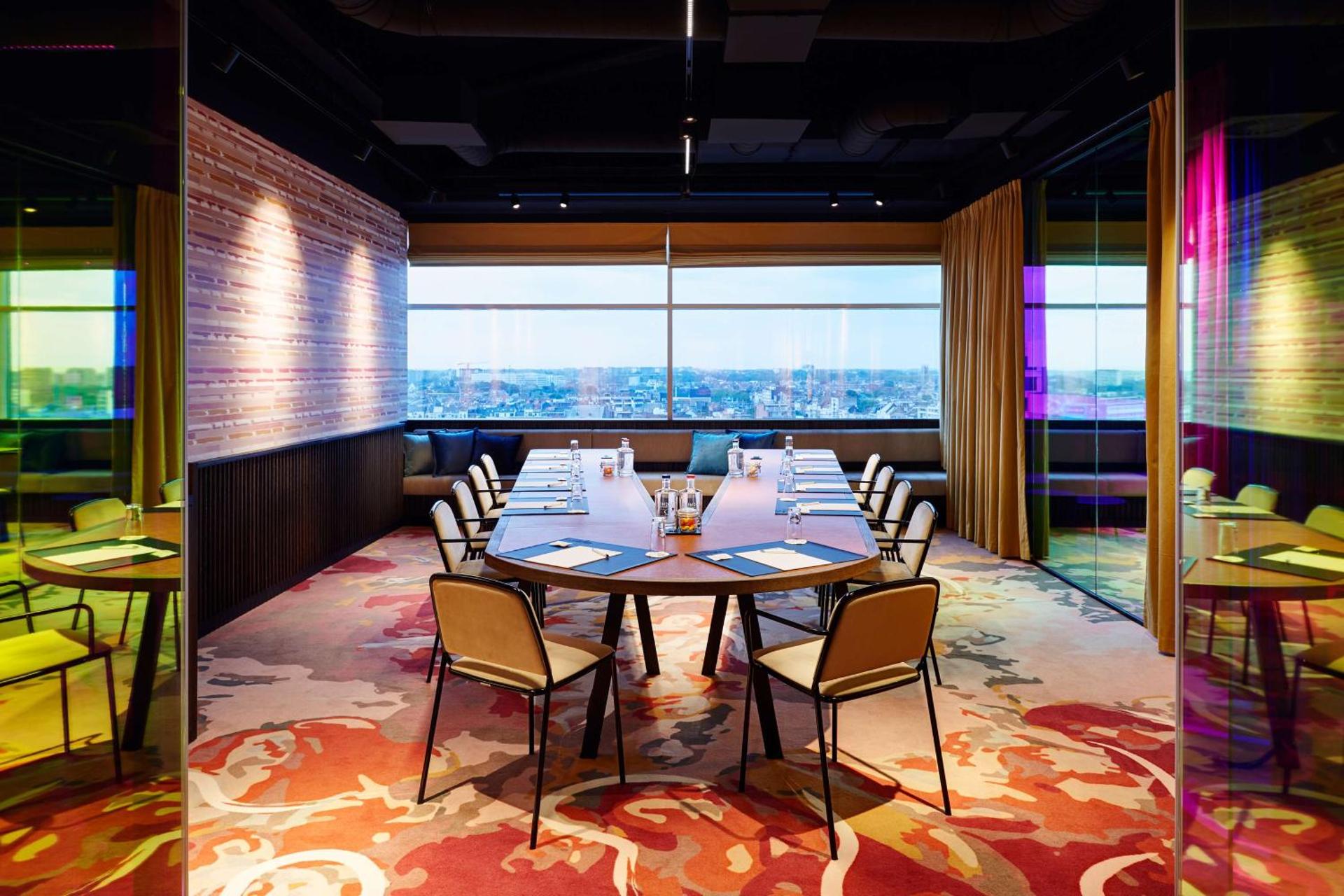 Meeting/conference room