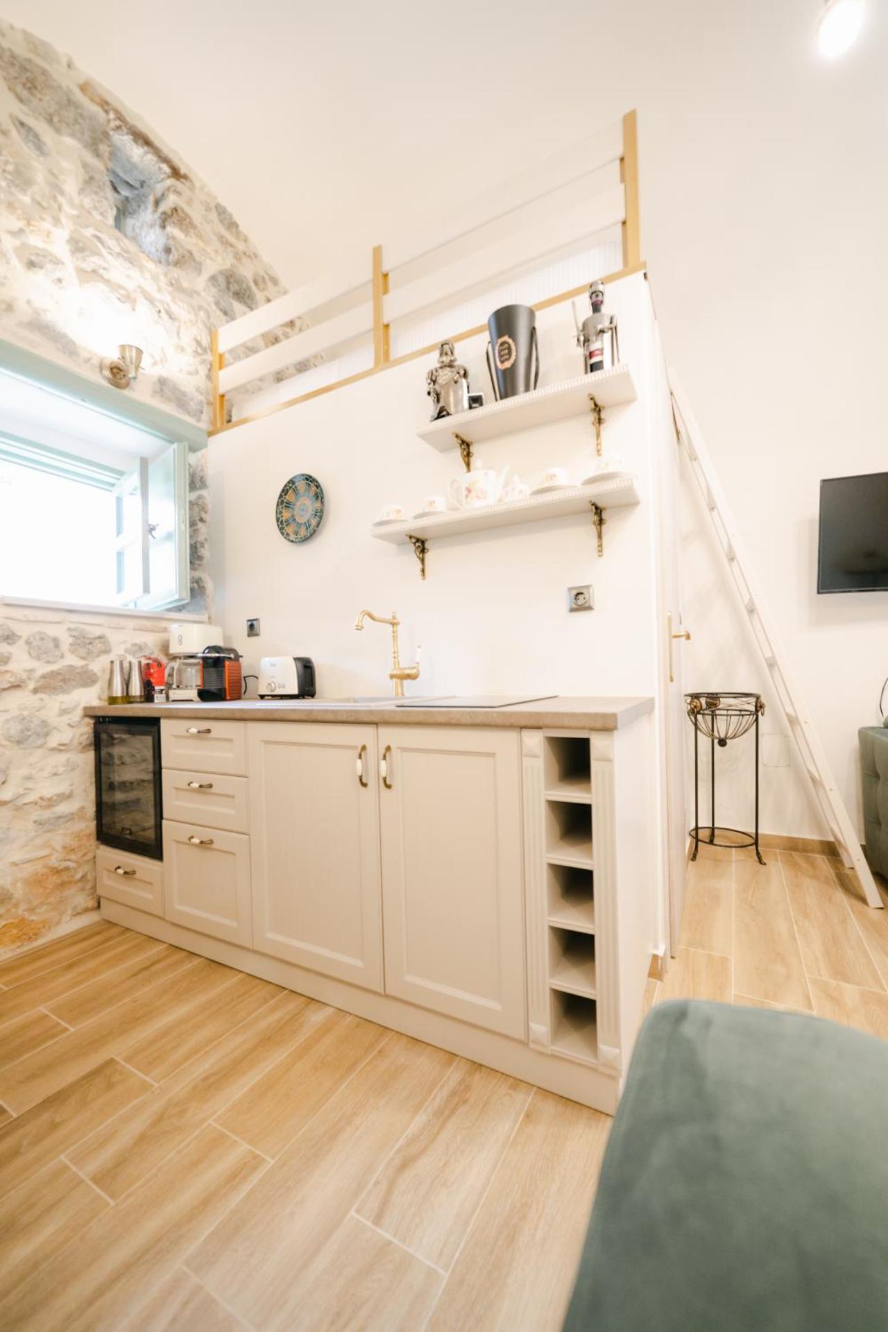 LA TORE DI MONTENEGRO