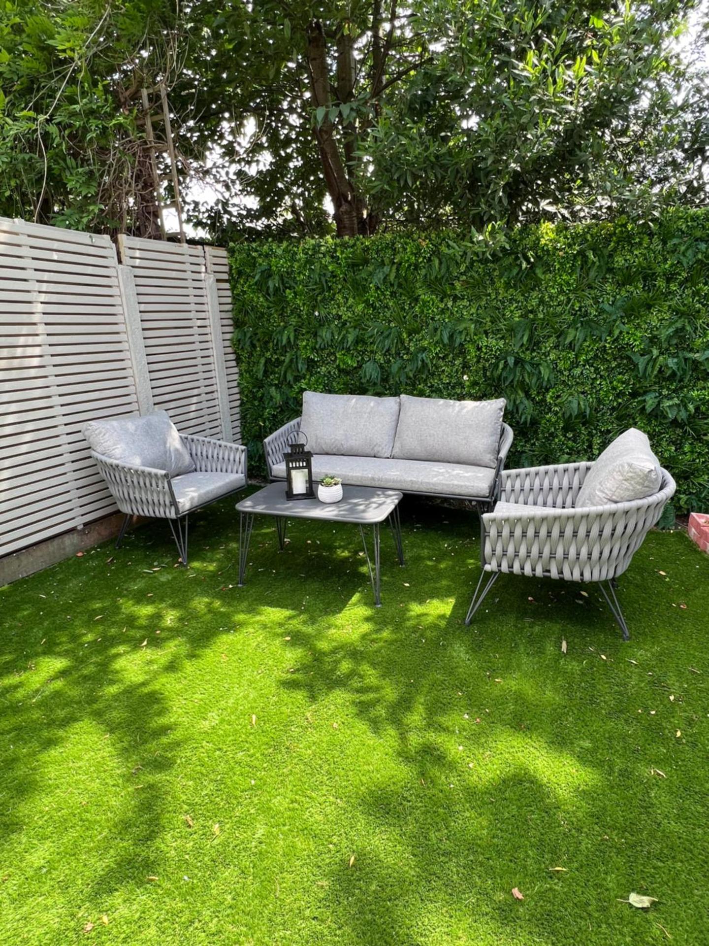 Beautiful 5-bedroom private house in quiet London street 2 minutes from station