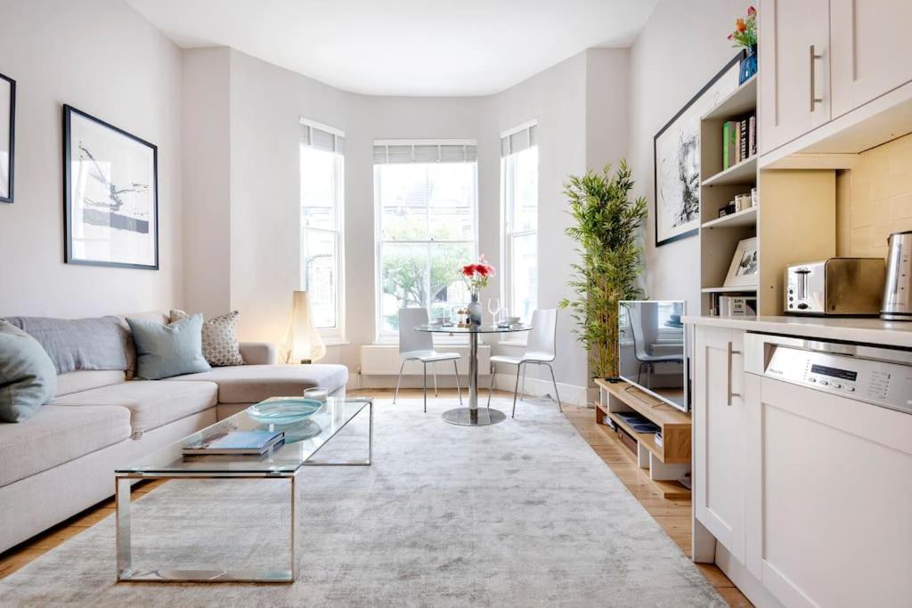 Contemporary Clapham Living