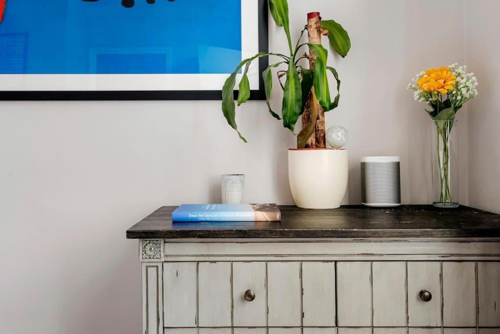 Contemporary Clapham Living