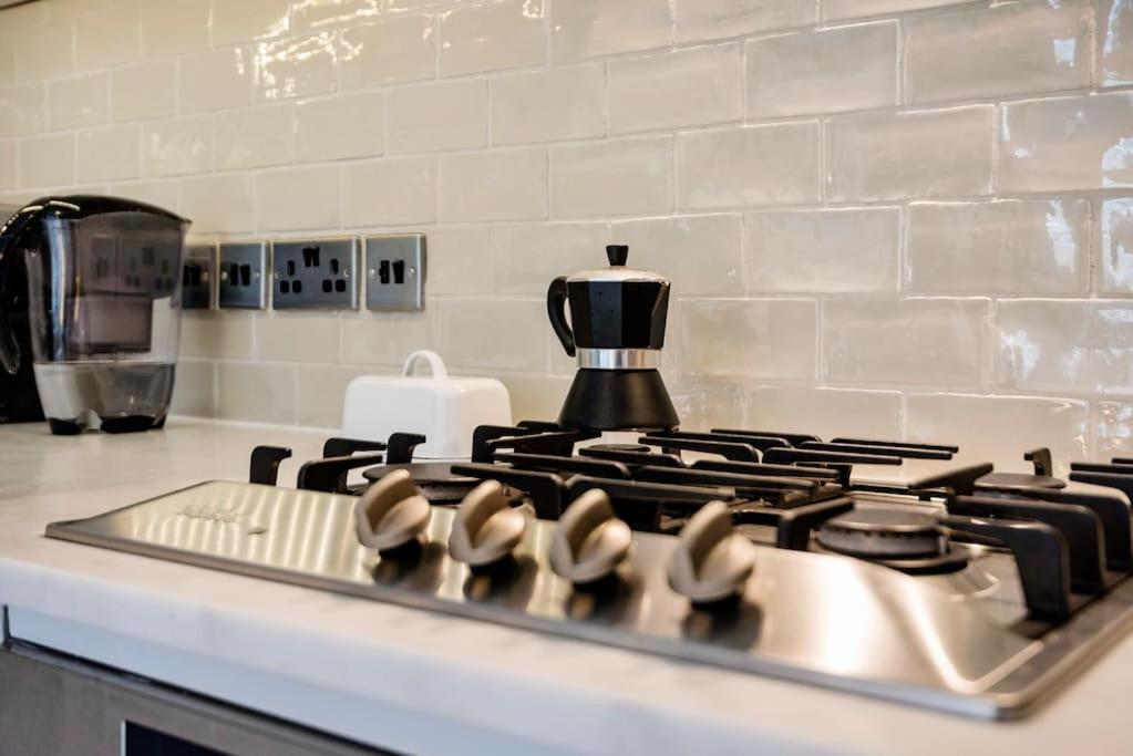 Contemporary Clapham Living