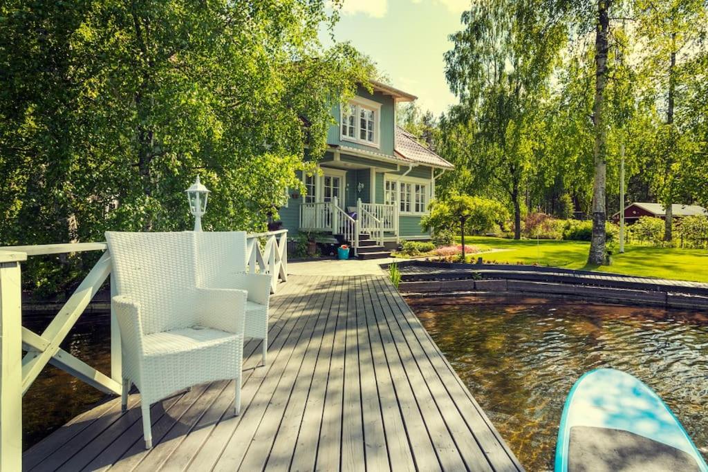 Villa Kesätie - Lakeside Paradise