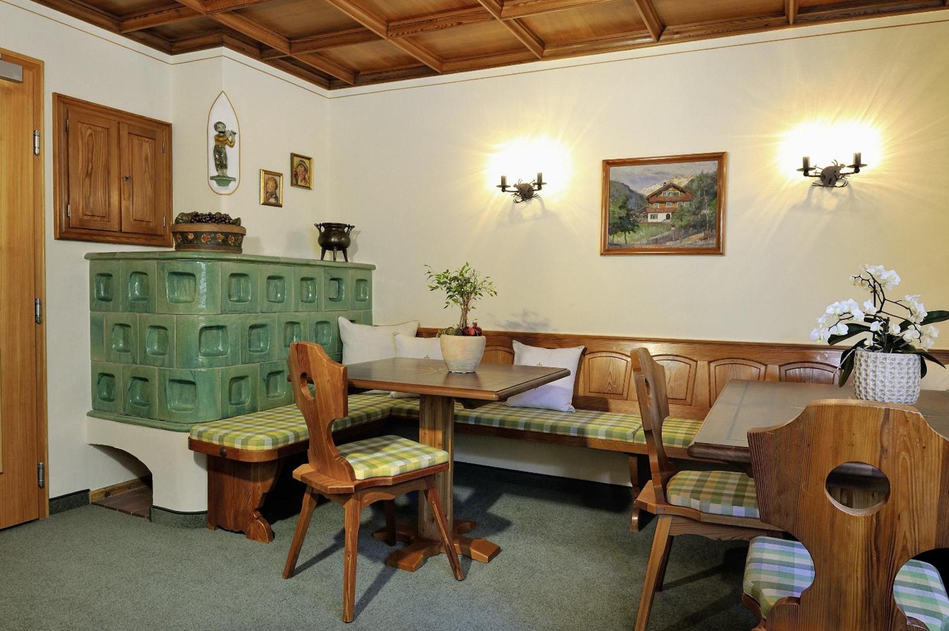 Communal lounge/ TV room