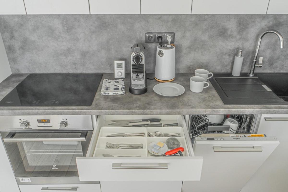 Apartment Karel with garage parking