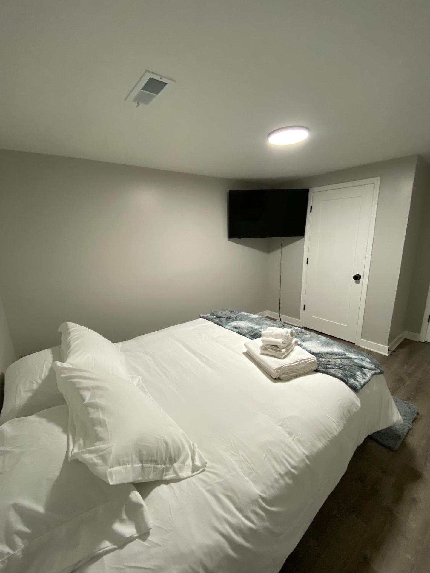 Stylish Urban Retreat 3 Bedroom Newly Remodeled