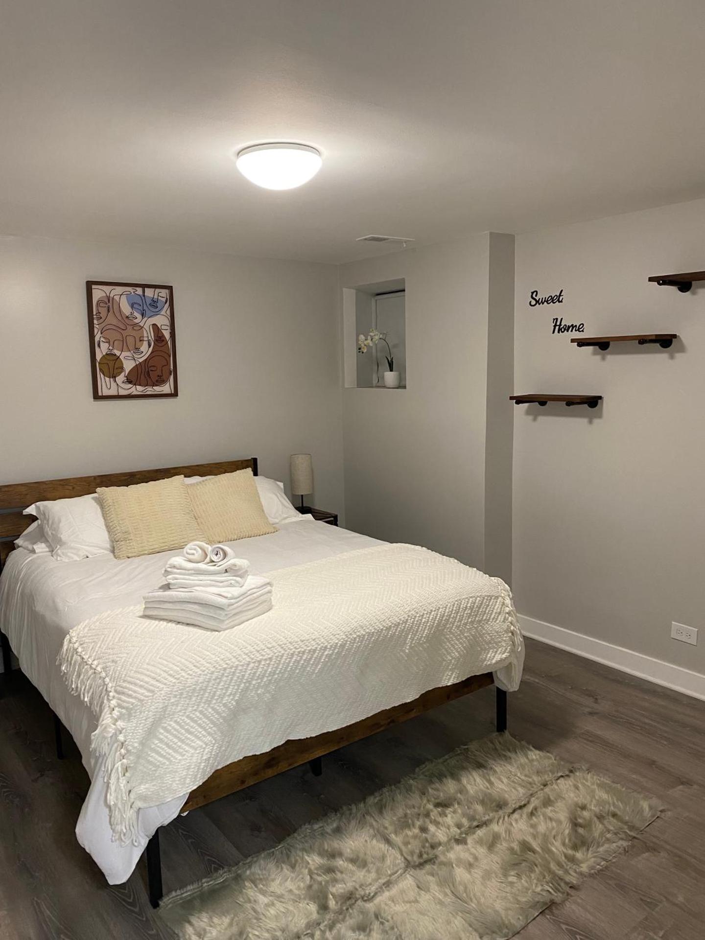 Stylish Urban Retreat 3 Bedroom Newly Remodeled