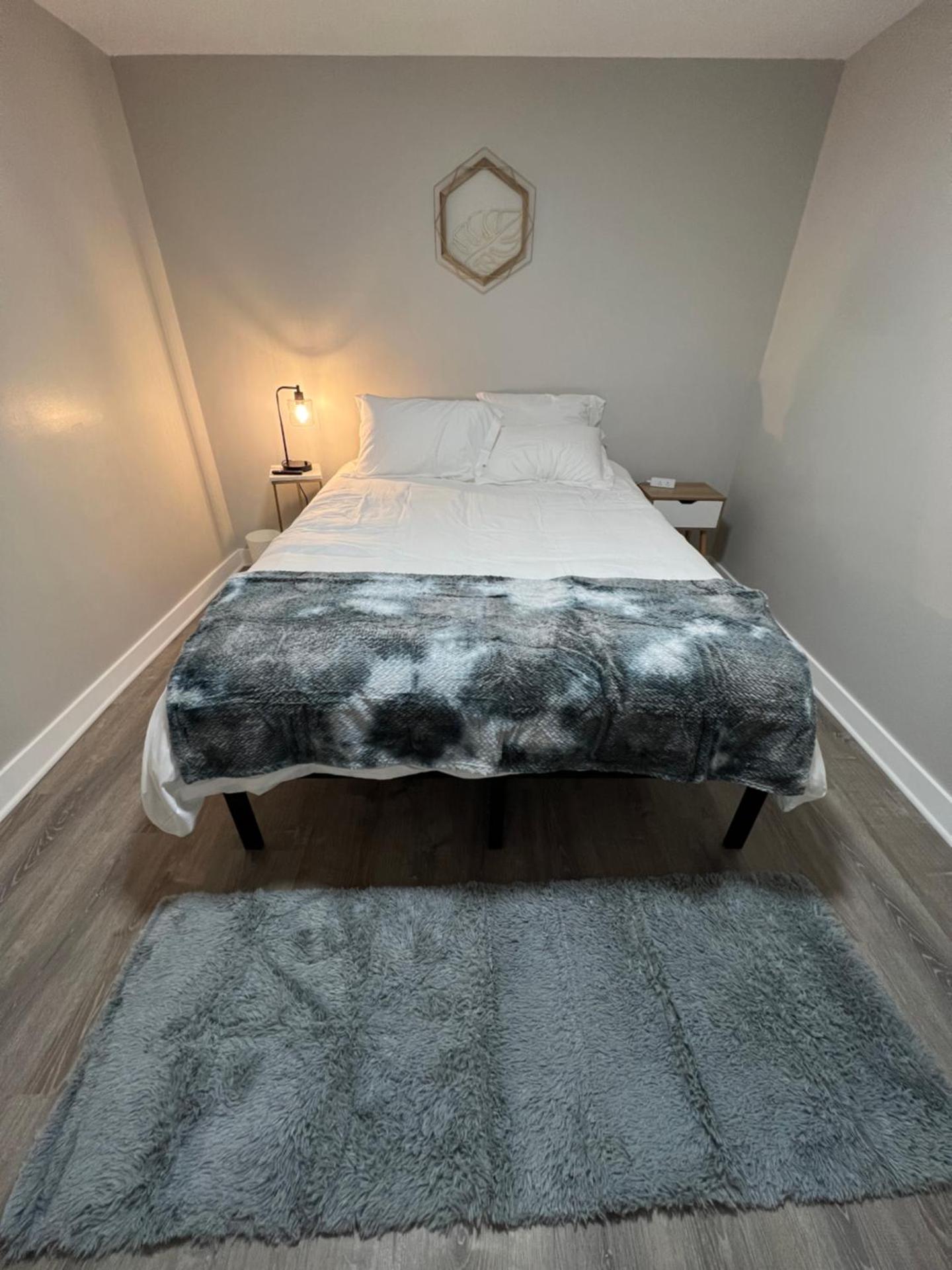 Stylish Urban Retreat 3 Bedroom Newly Remodeled