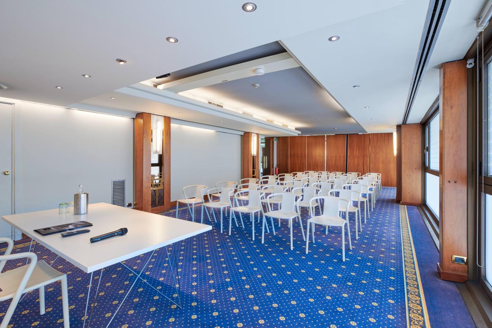 Meeting/conference room