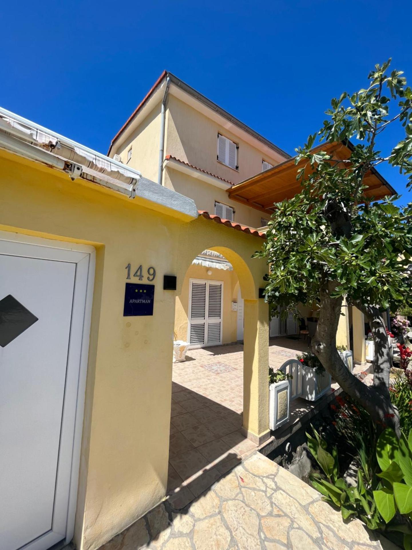 Apartments and Rooms Markovski