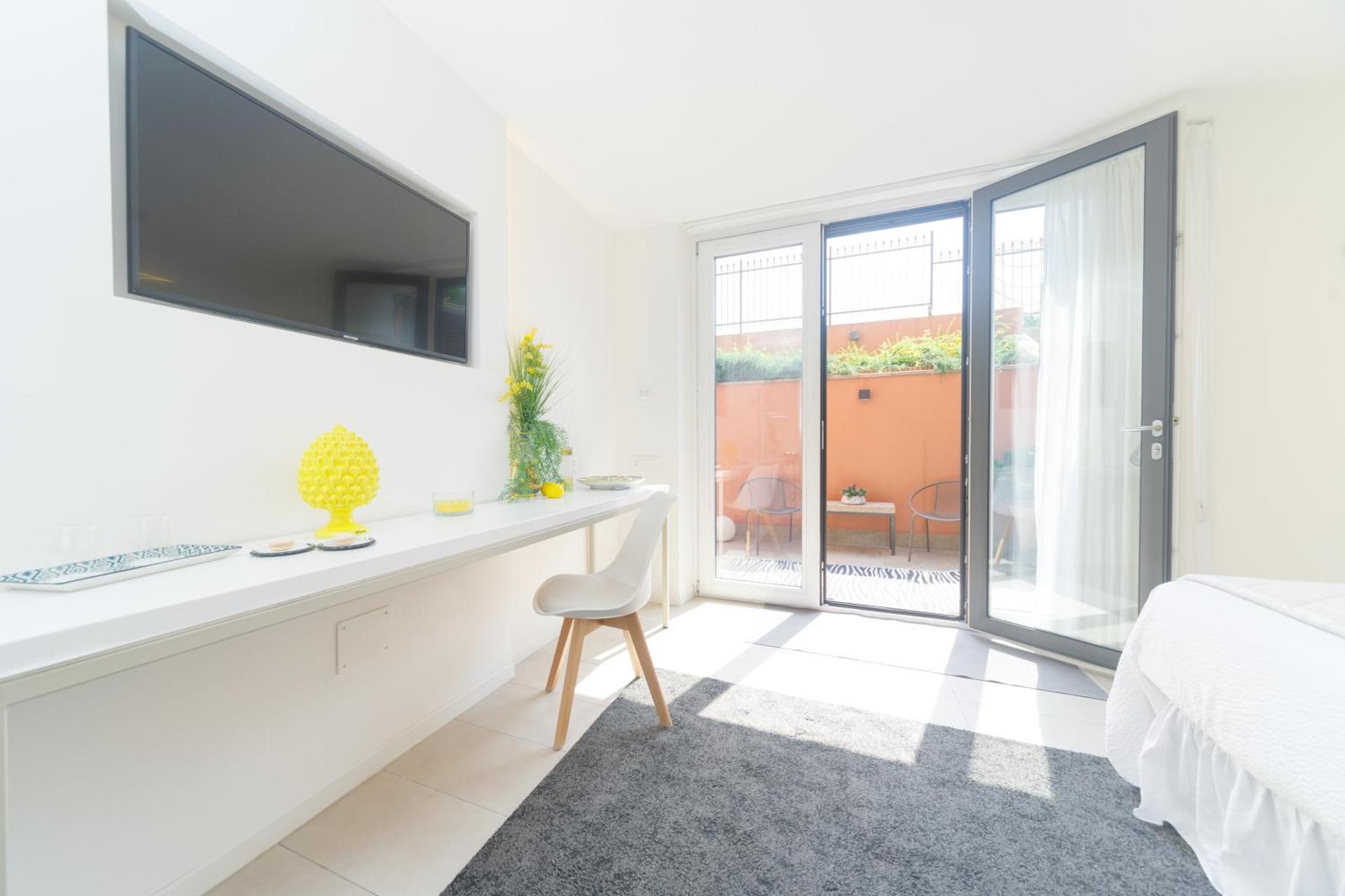 Photo of the whole room