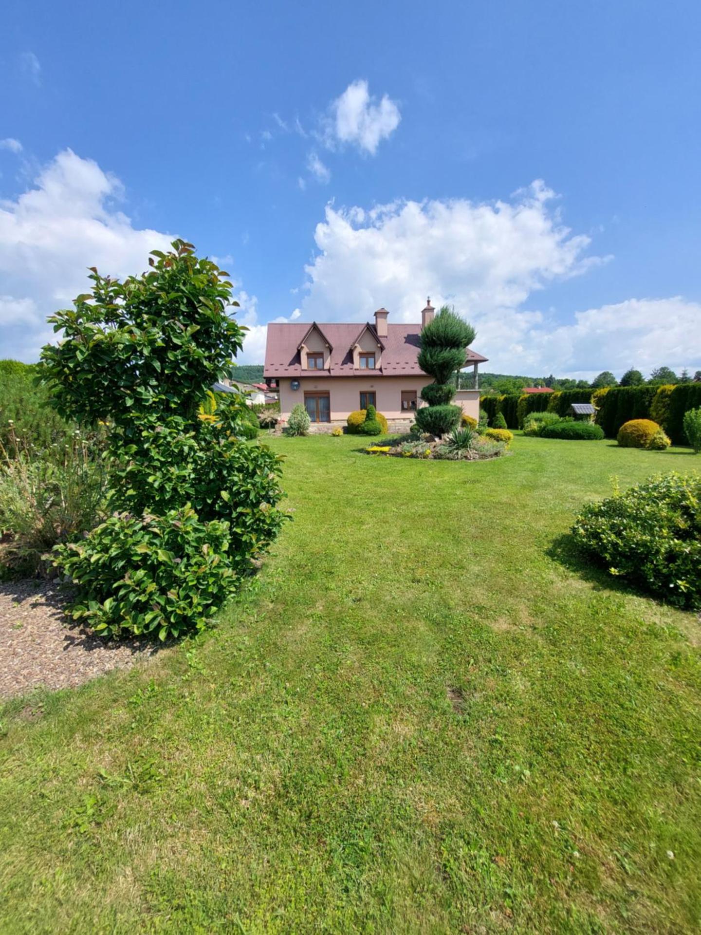 Pokoje w domu na wsi