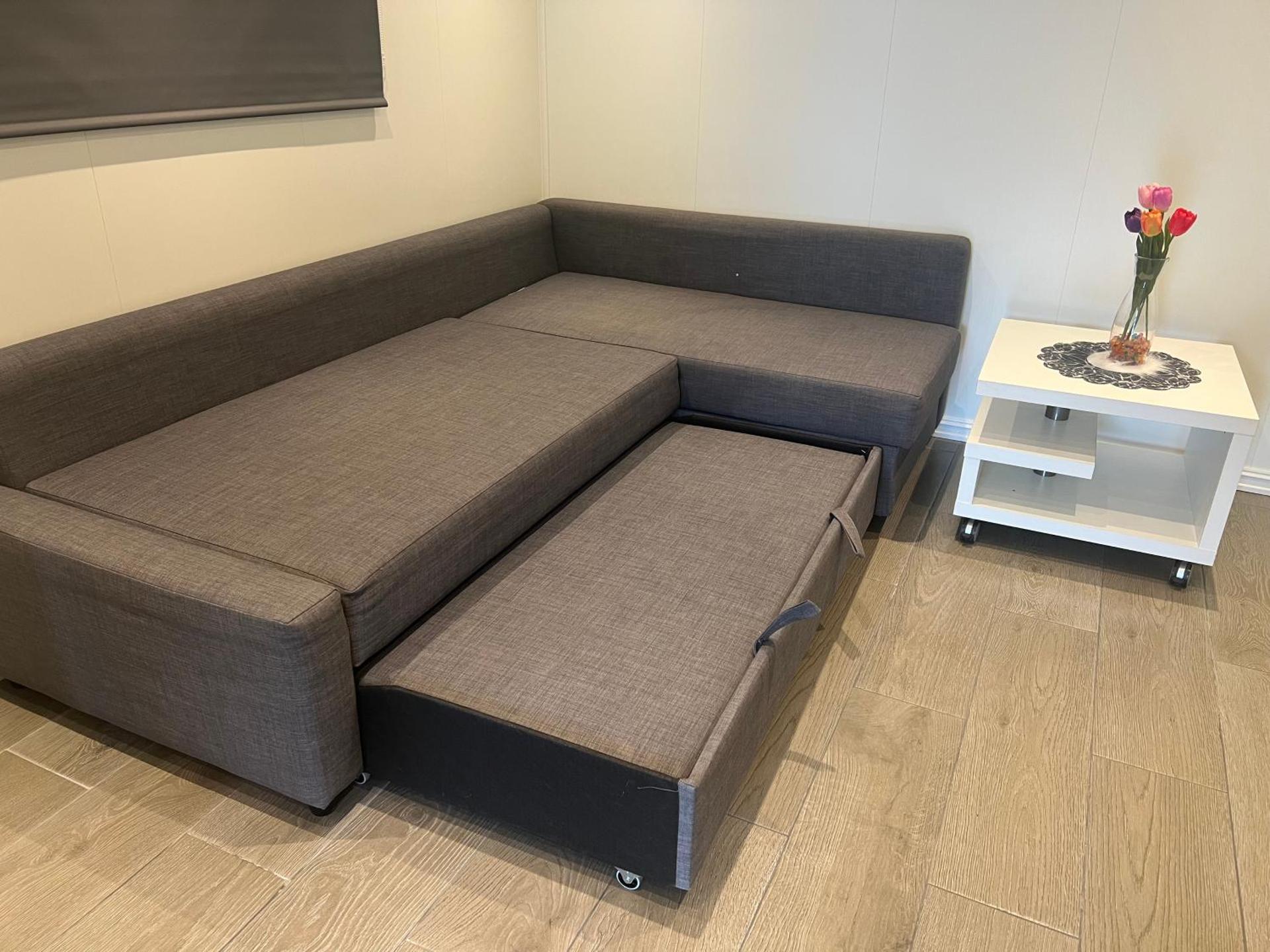 Fint gjesterom med bad og kjøkken til leie nær EB stranda med