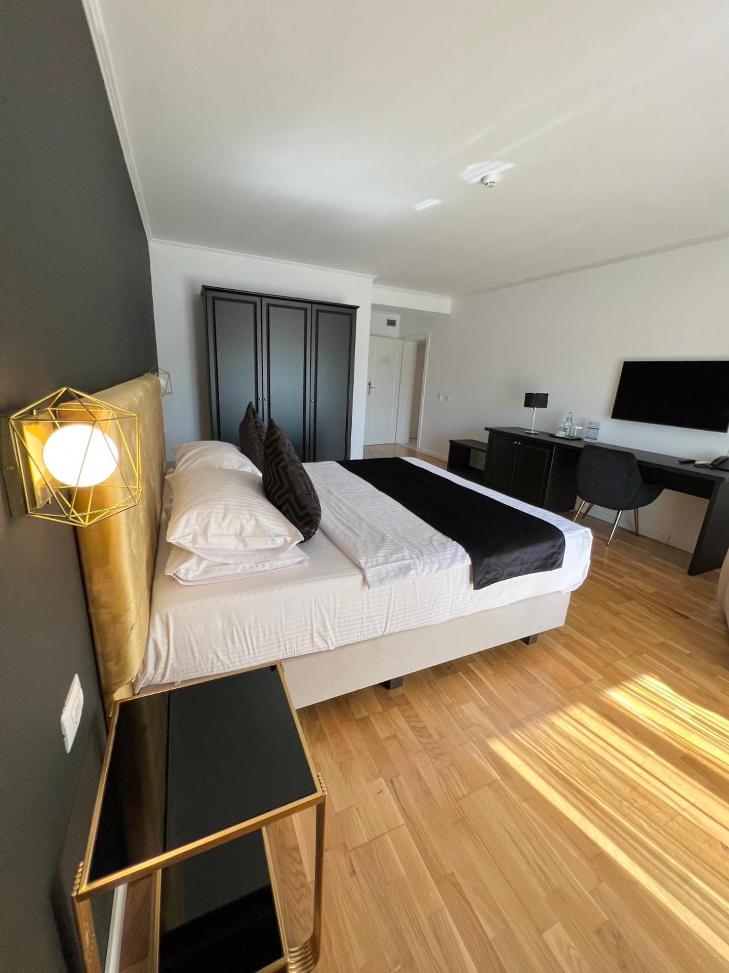 Deluxe Double or Twin Room with Balcony