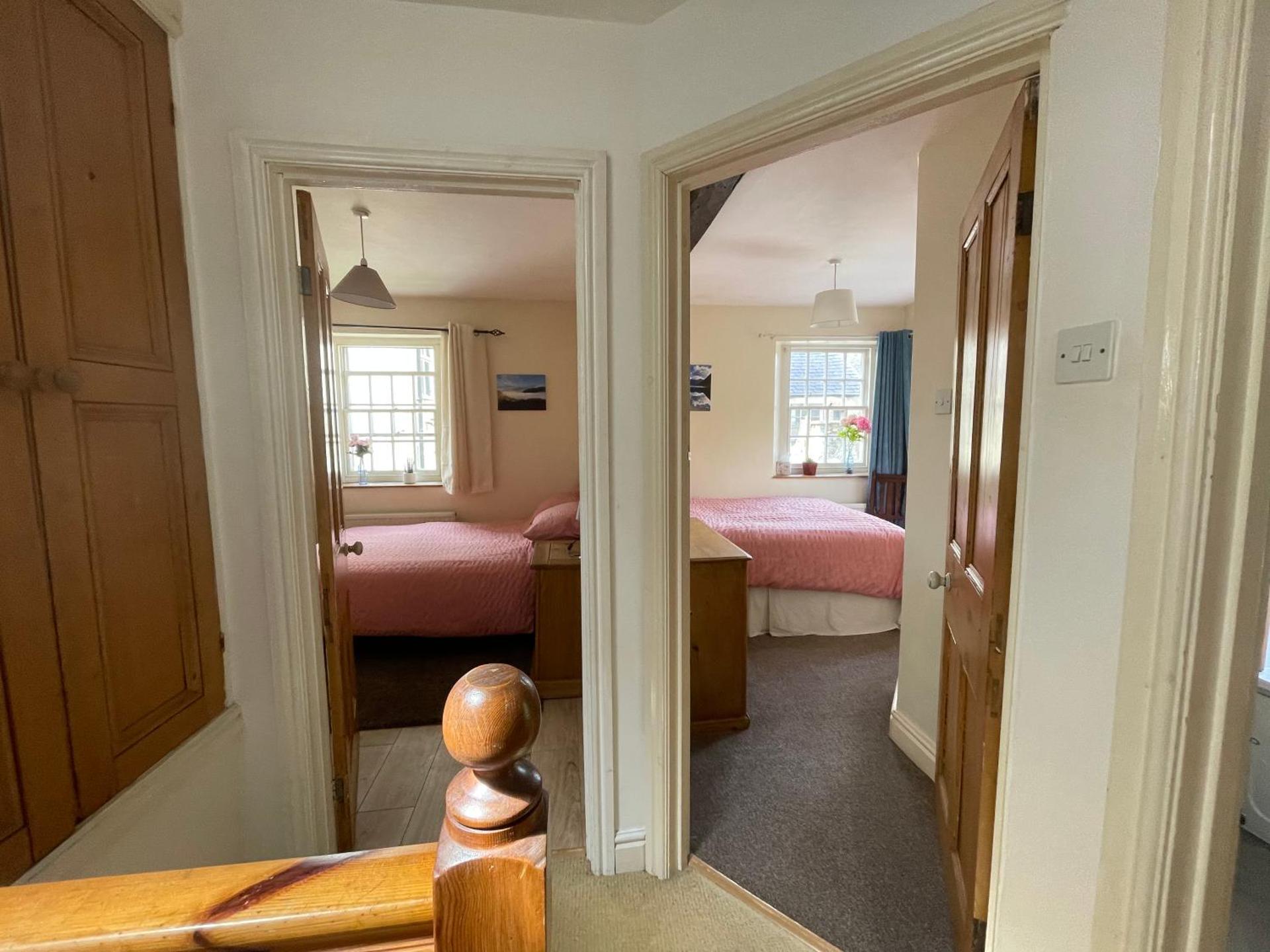 Robinsons Cottage, central and quiet