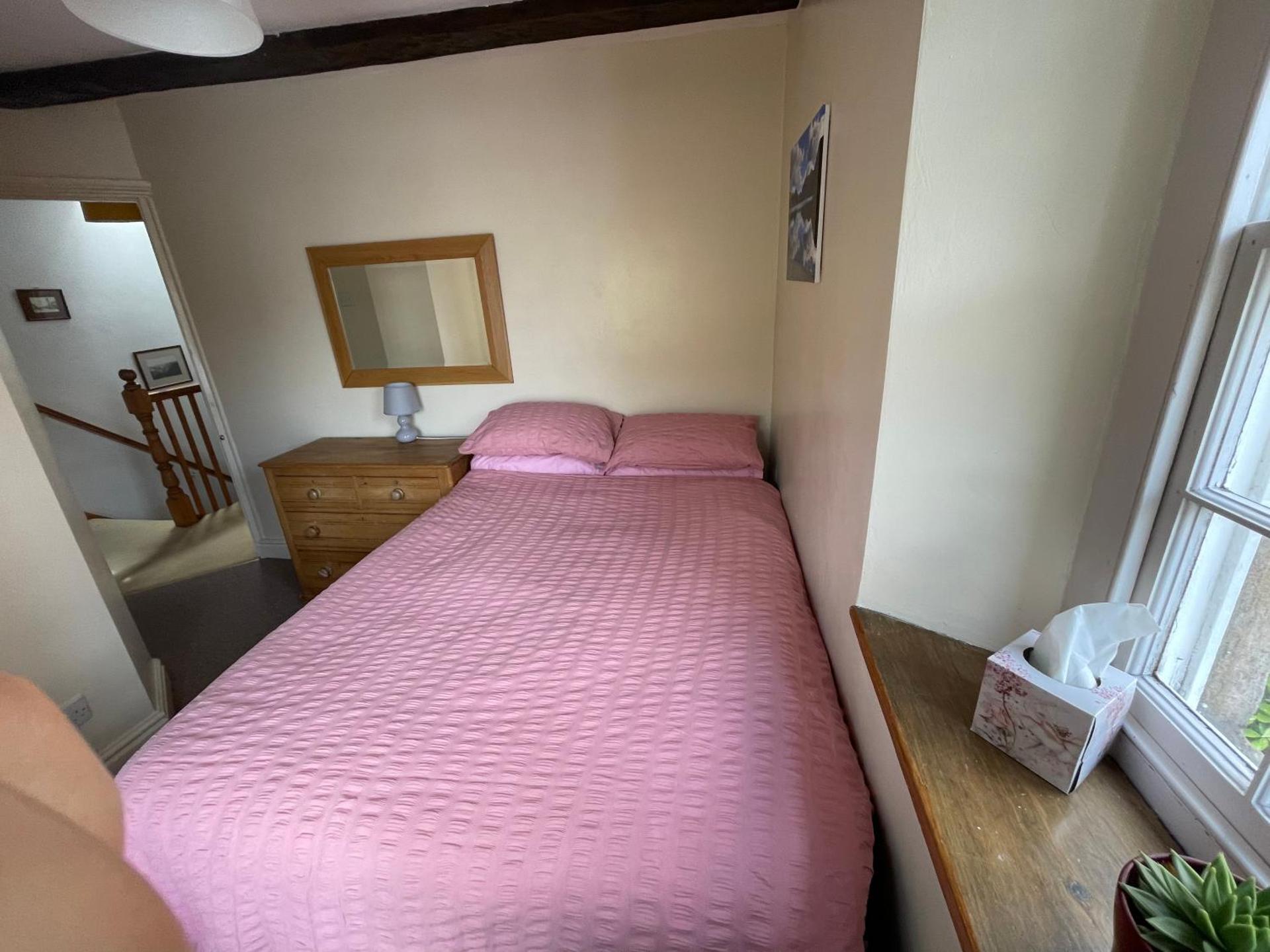 Robinsons Cottage, central and quiet