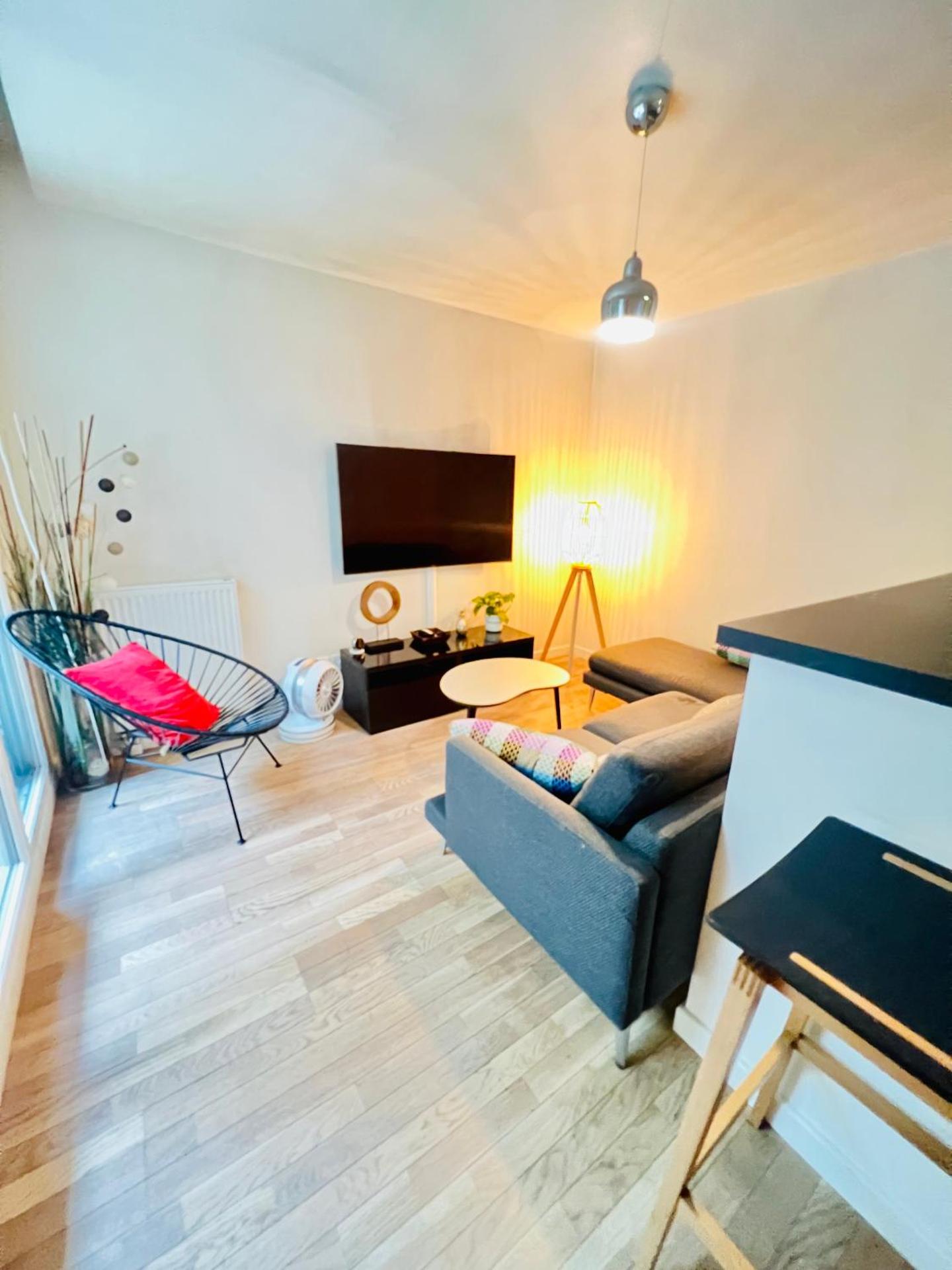 Communal lounge/ TV room