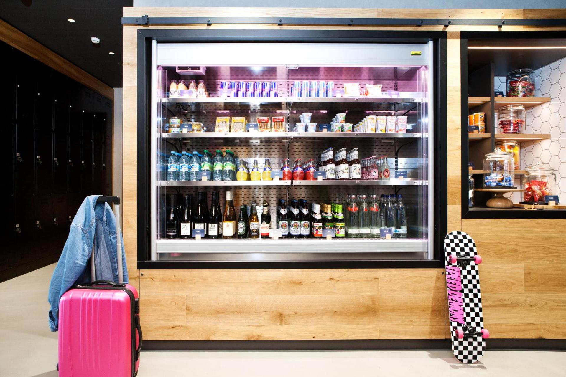 Supermarket/grocery shop