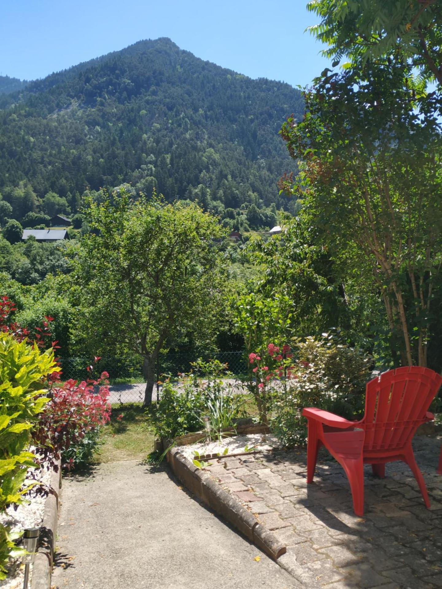 Appartement rez de jardin montée de l'alpe d'Huez