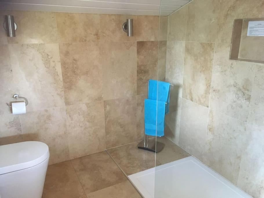 Chestnut,1 bedroom loft apartment with wood burner