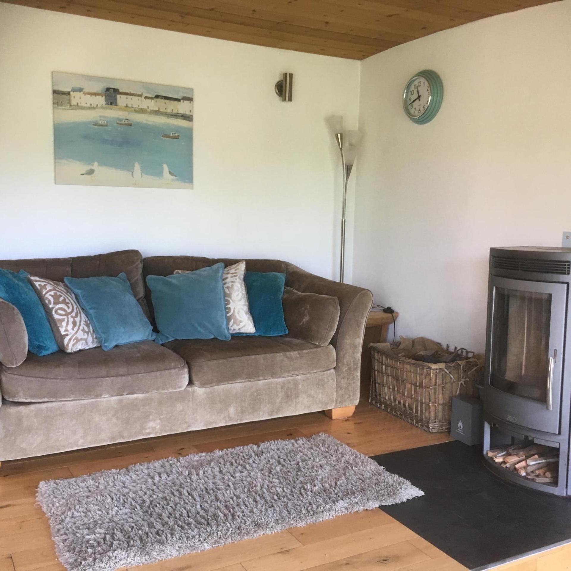 Chestnut,1 bedroom loft apartment with wood burner