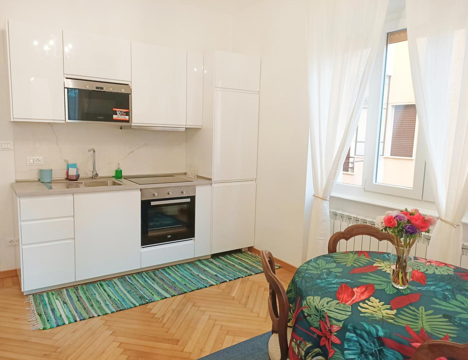 Interno 3 - vicino al mare e pista ciclabile, centro zona Foce