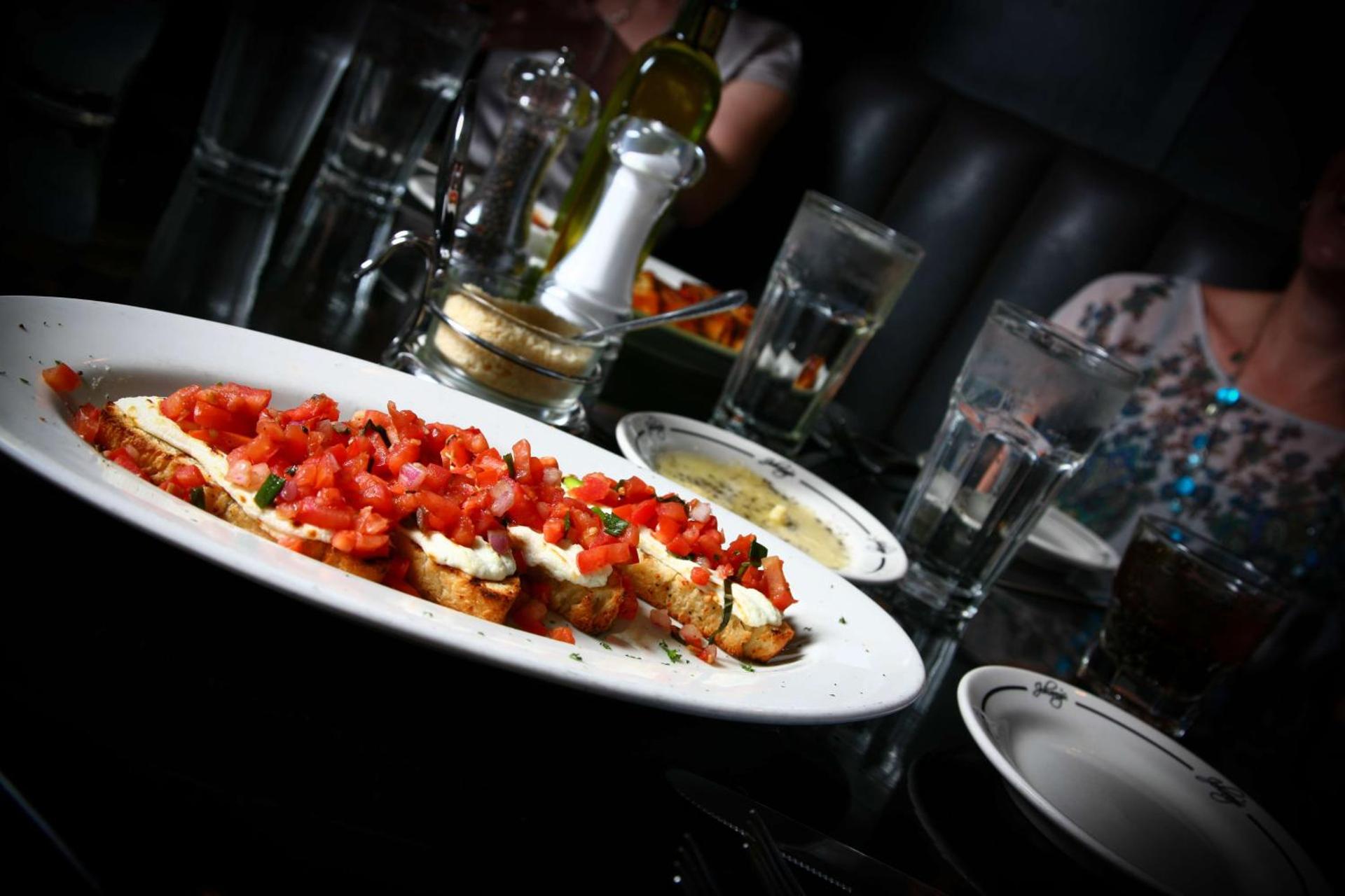 Restaurant/places to eat