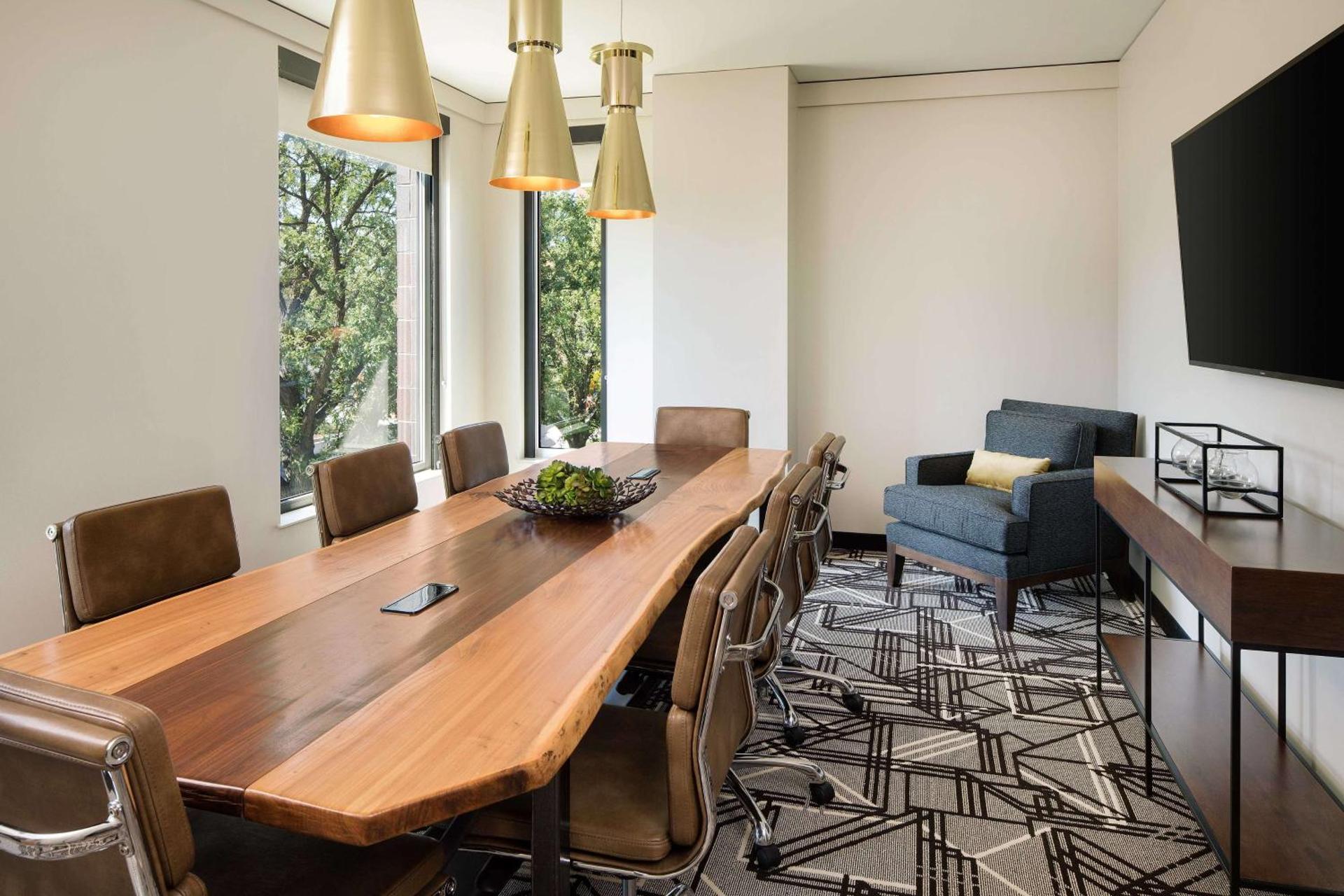 Meeting/conference room