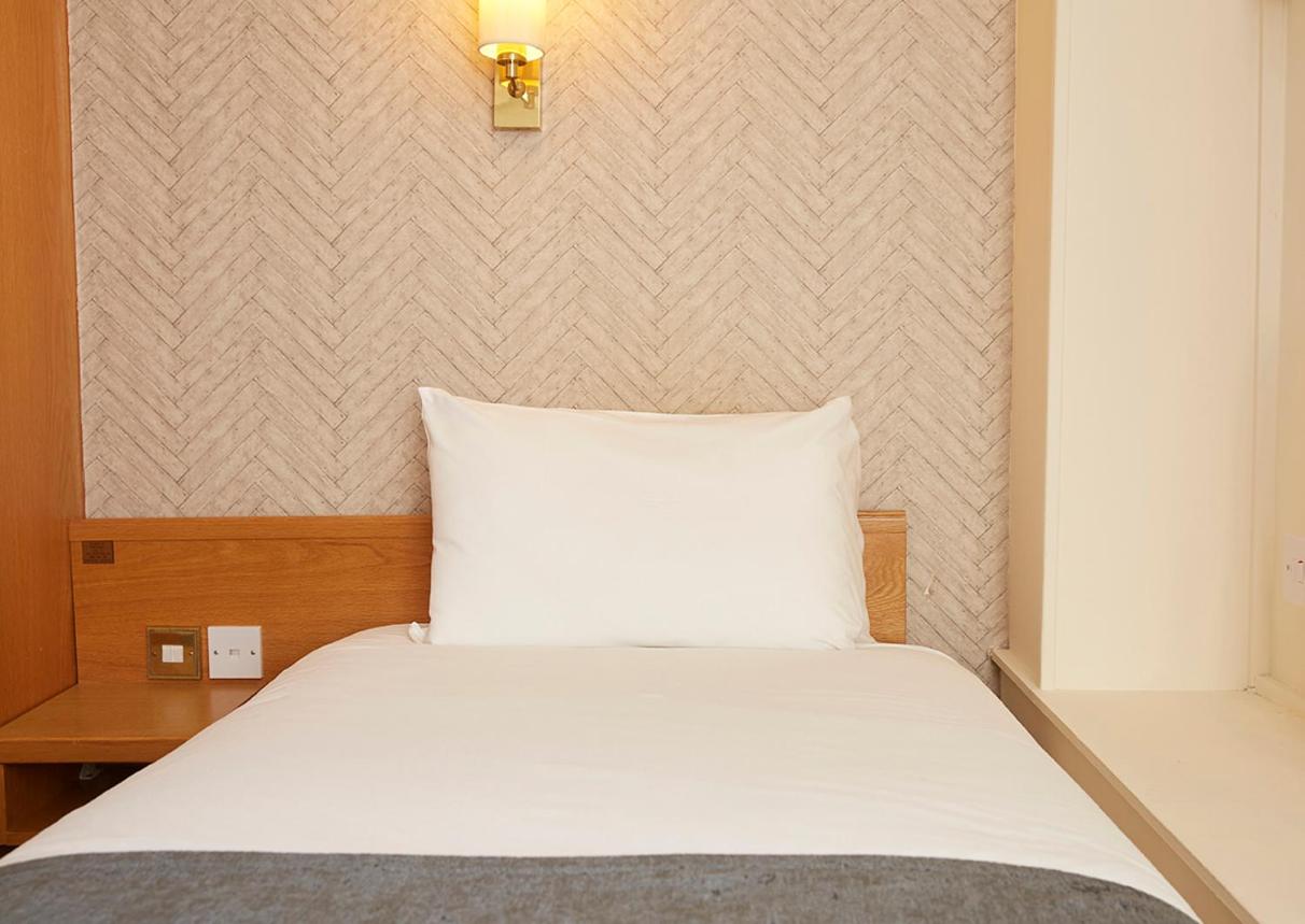 De Trafford Arms by Chef & Brewer Collection