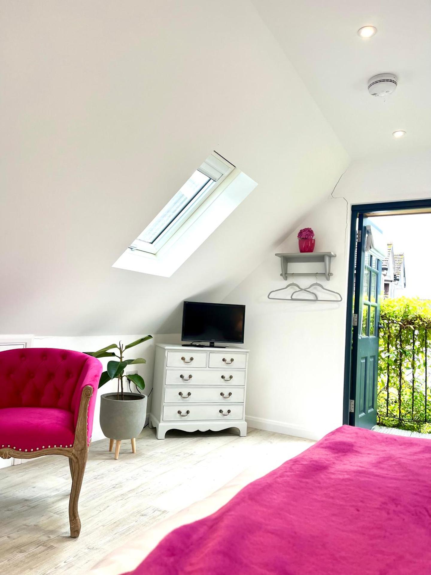 Communal lounge/ TV room