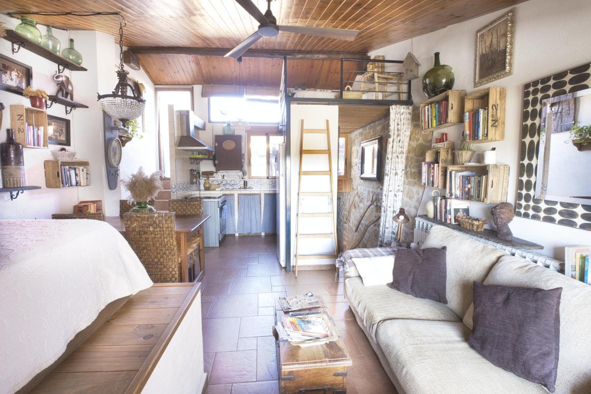 LES LLÚDRIGUES Casa Loft con aire ac y terraza