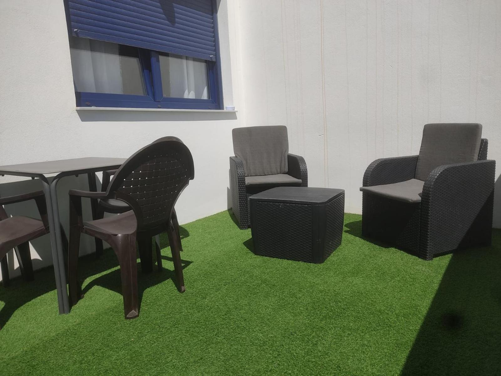 Apartment with Mountain View