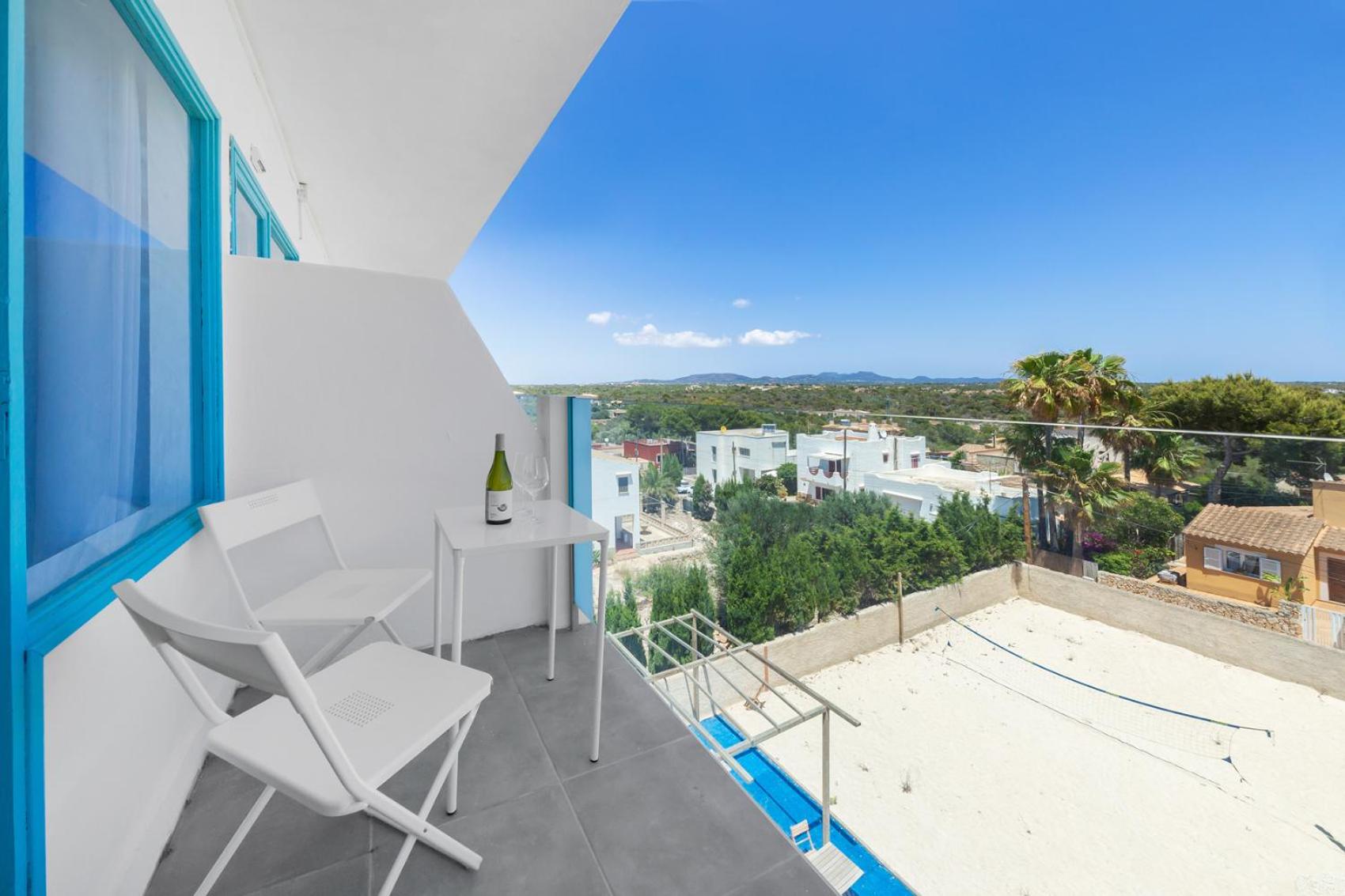 Hostal Cala Llombards