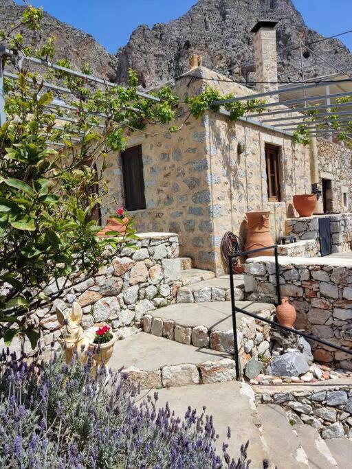 Calliope stone house