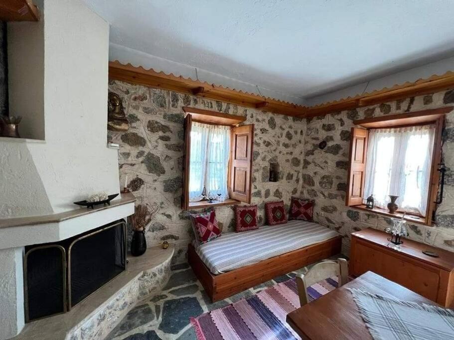 Calliope stone house