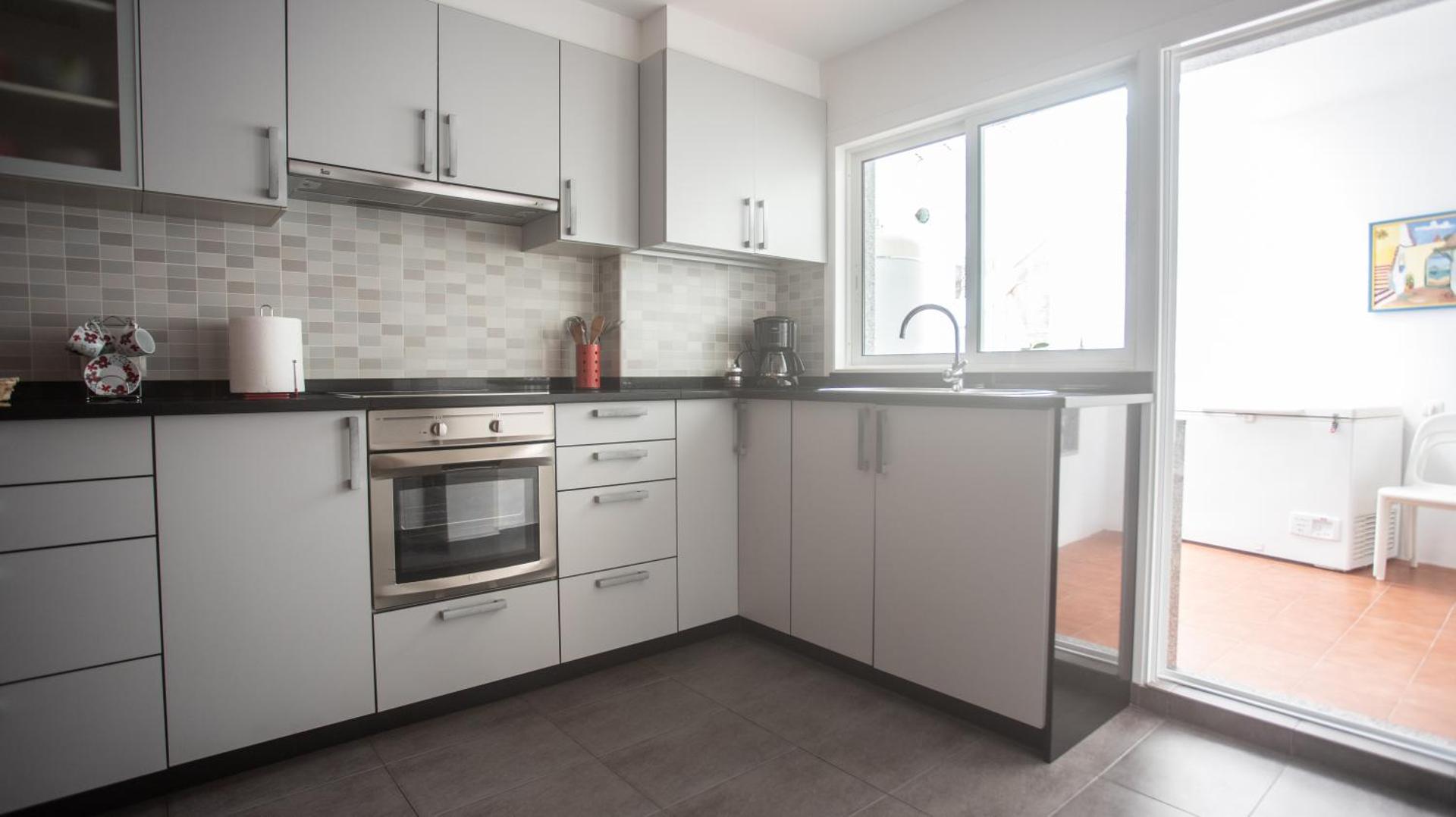 Apartamento nuevo al lado de la playa en A Guarda